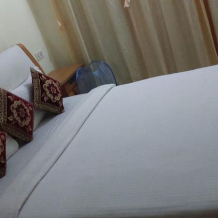 Ashiana Apartment Мумбаї Номер фото
