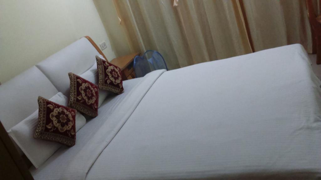 Ashiana Apartment Мумбаї Номер фото